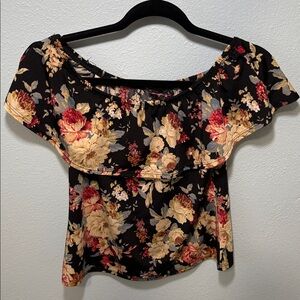 🛍 DISCREET floral off the shoulder top size small